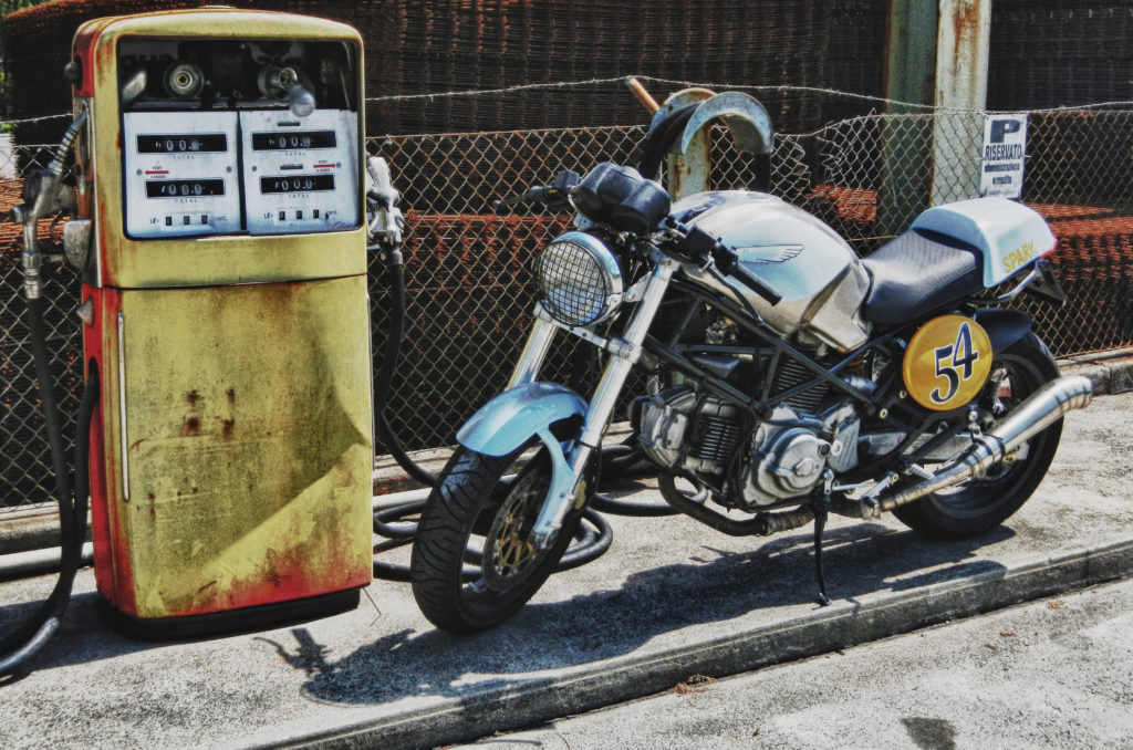 Trasformazione in Cafè Racer di una Monster600